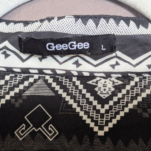 GeeGee size large sheer geometric tunic blouse in black/white - Picture 3 of 12
